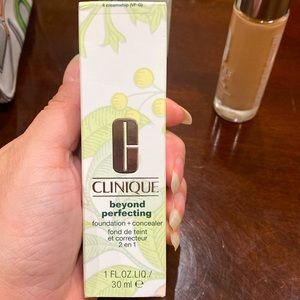 Clinique beyond perfecting foundation+concealer Shade 4 (18) cream whip NEW